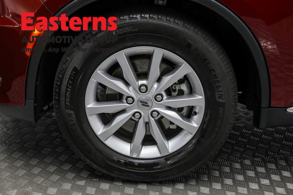 Used 2023 Red Dodge SXT image 30
