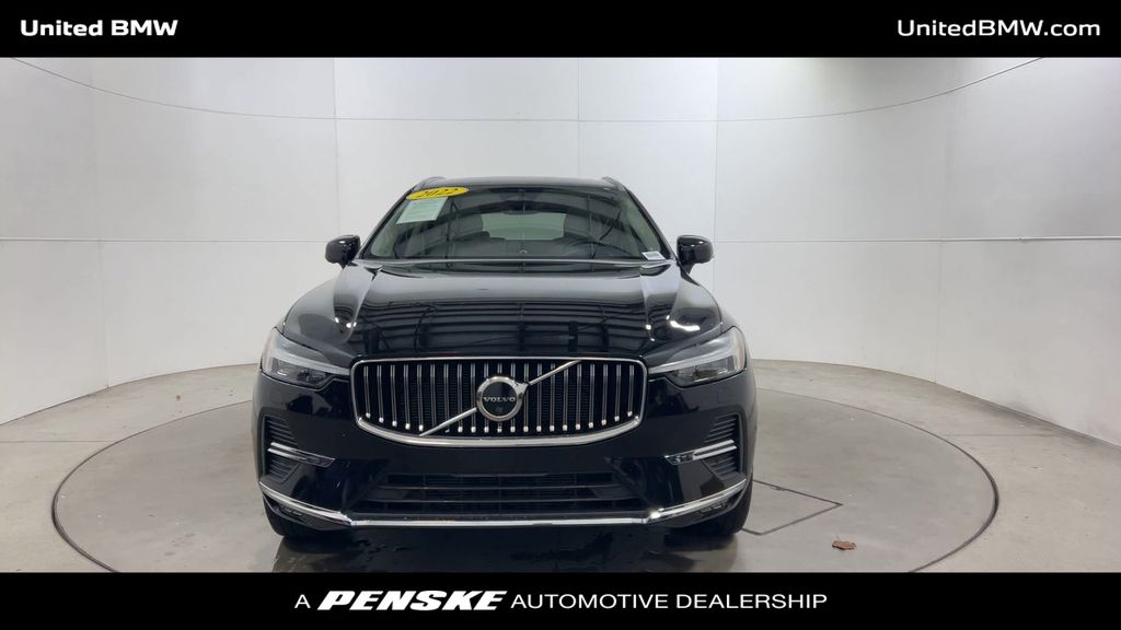 Thumbnail: 2022 Volvo XC60 - 3
