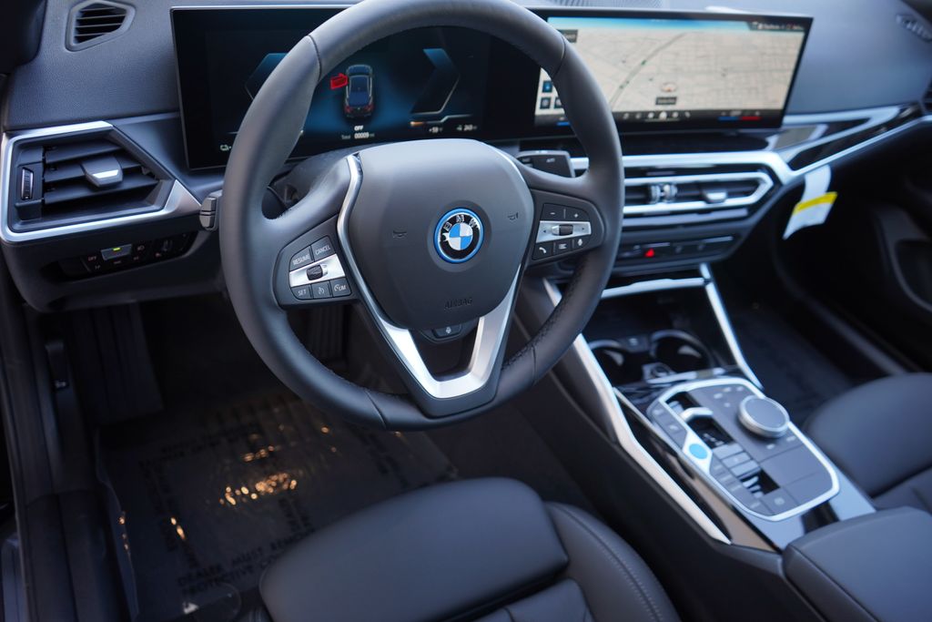 2024 BMW i4 eDrive35 14