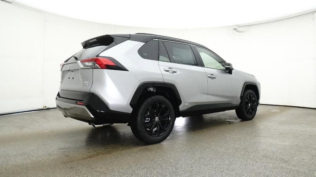 Thumbnail: 2025 Toyota RAV4 - 15