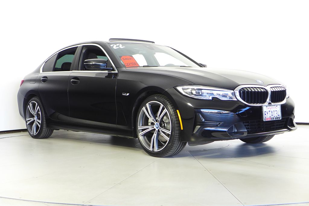 Thumbnail: 2022 BMW 3 Series - 4