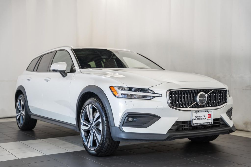 Crystal White Pearl 2025 Volvo V60 Wagon All-Wheel Drive Automatic