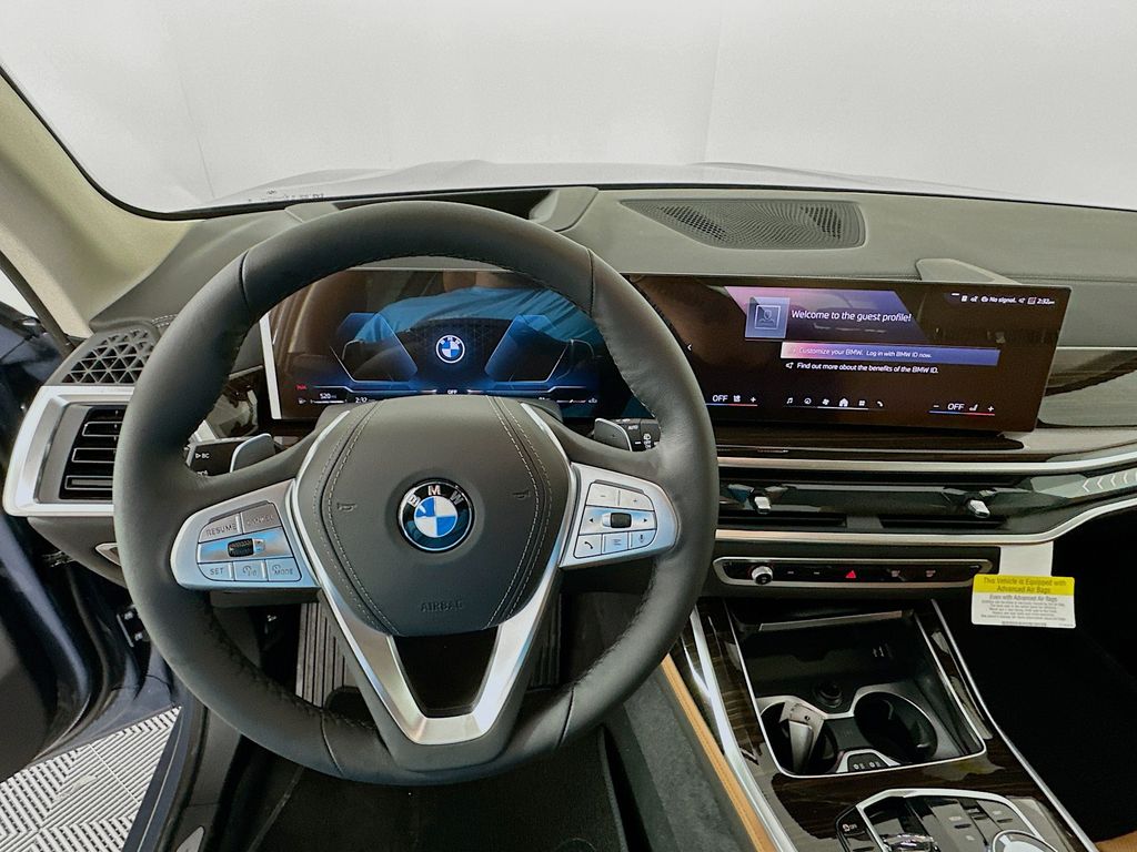 Thumbnail: 2026 BMW X7 - 10
