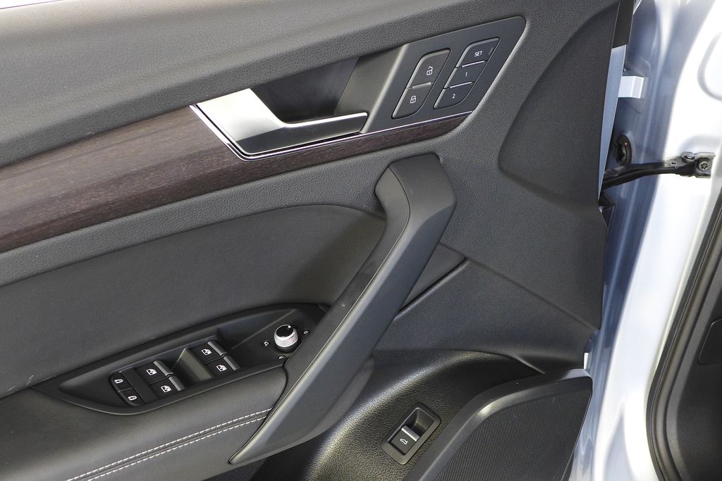 Thumbnail: 2021 Audi Q5 - 12