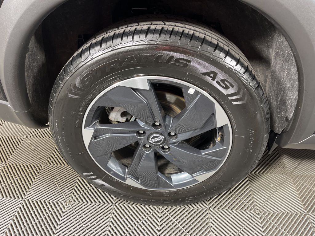 Thumbnail: 2024 Nissan Rogue - 11