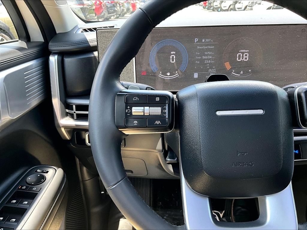 2025 Hyundai Santa Fe — photo 18