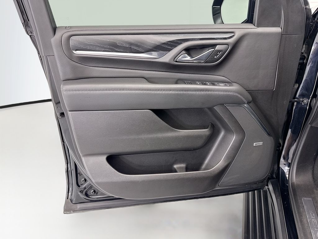 Thumbnail: 2021 GMC Yukon XL - 23