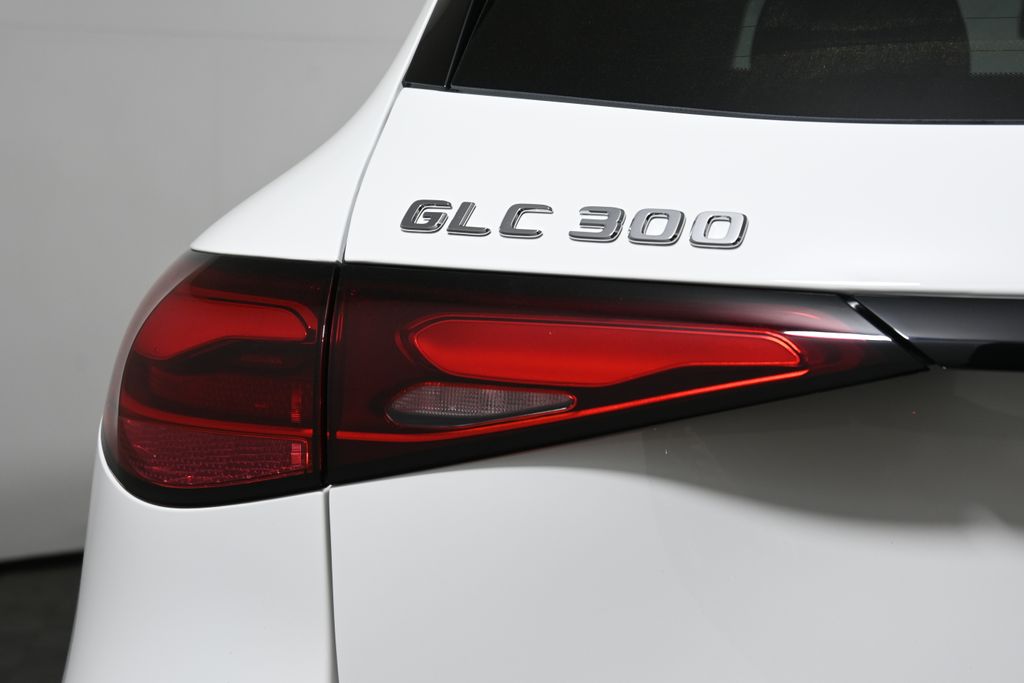 2025 Mercedes-Benz GLC 300 12