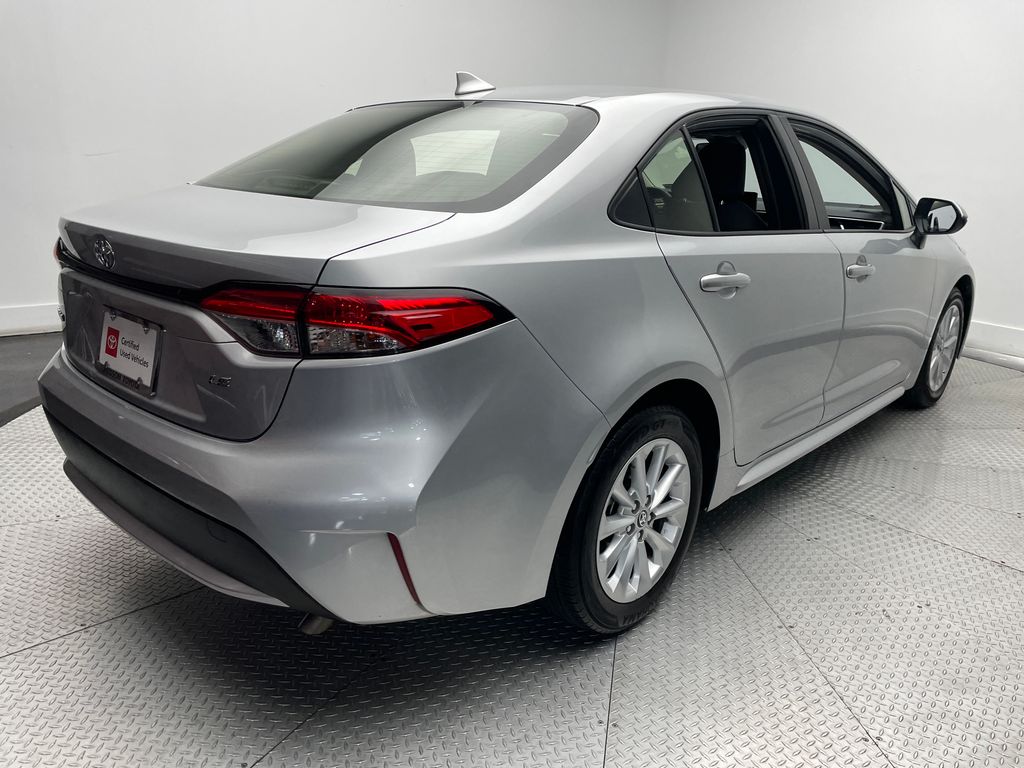 Thumbnail: 2022 Toyota Corolla - 5