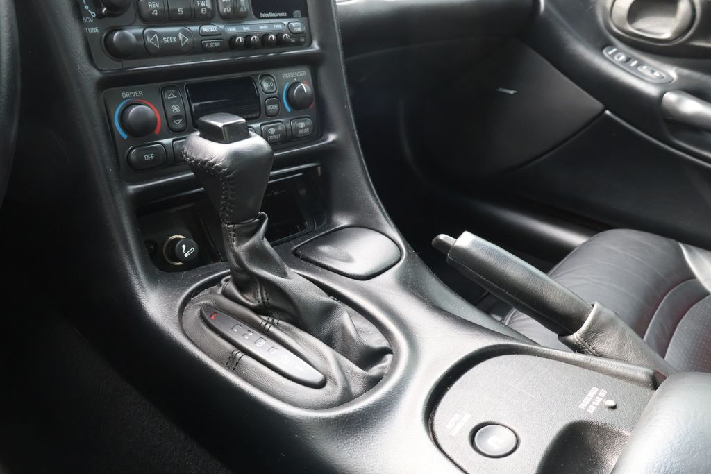 Thumbnail: 2002 Chevrolet Corvette - 26