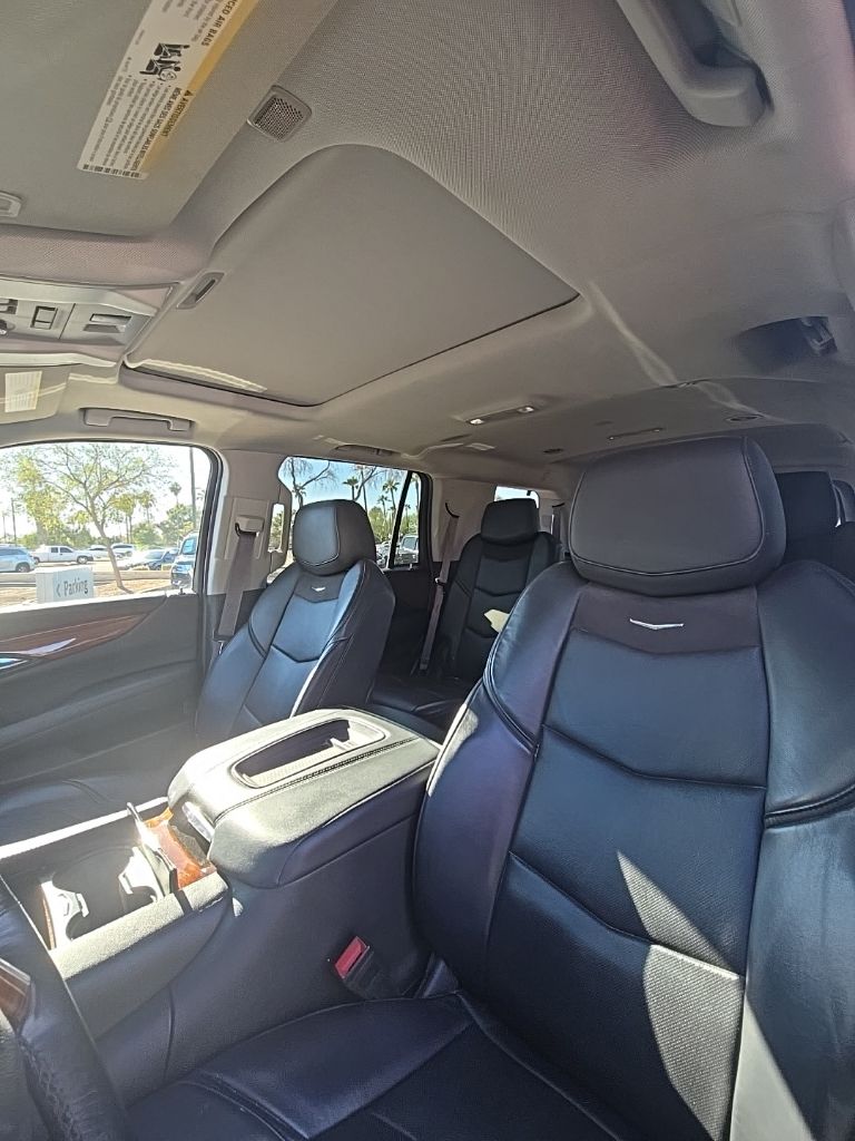 2015 Cadillac Escalade Luxury 10