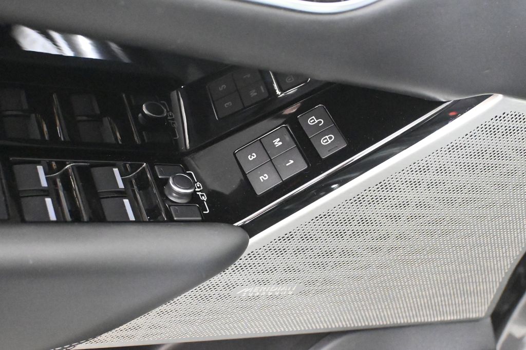 Thumbnail: 2019 Land Rover Range Rover Velar - 30