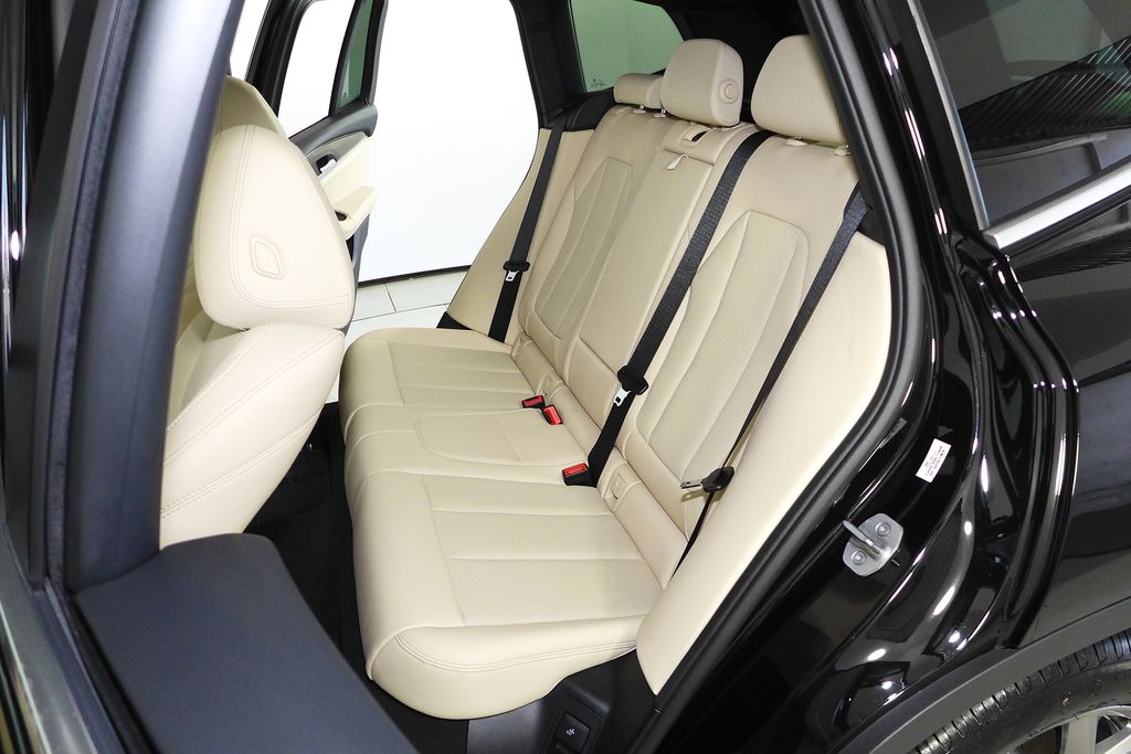 Thumbnail: 2023 BMW X3 - 21