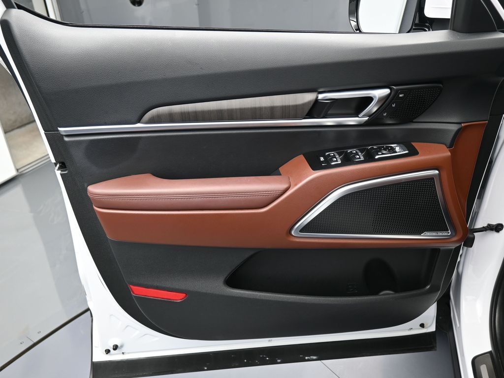 Used 2023 Glacial White Pearl Kia SX image 13