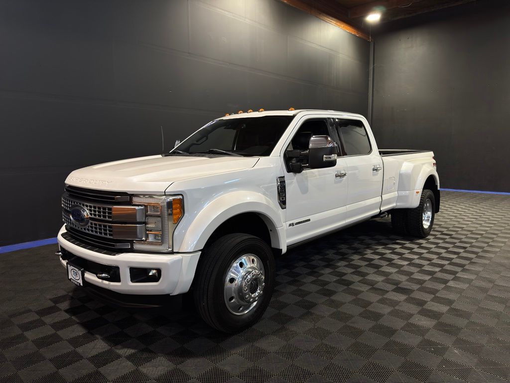 2018 Ford F-450 Super Duty Platinum Crew Cab LB DRW 4WD