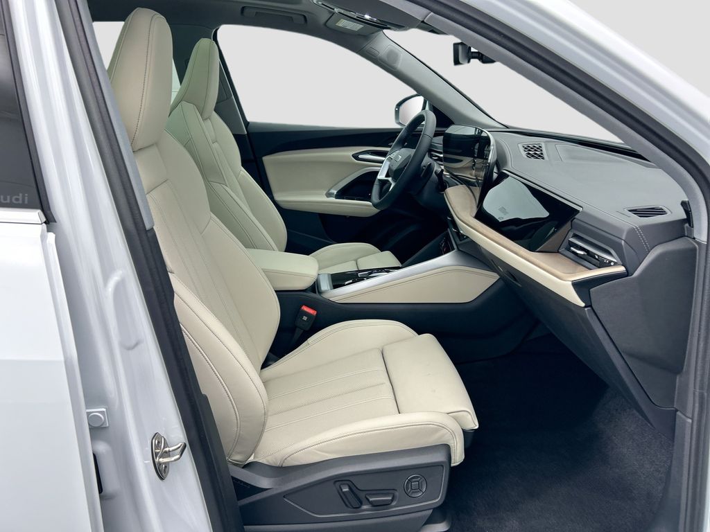 Thumbnail: 2025 Audi Q5 - 20