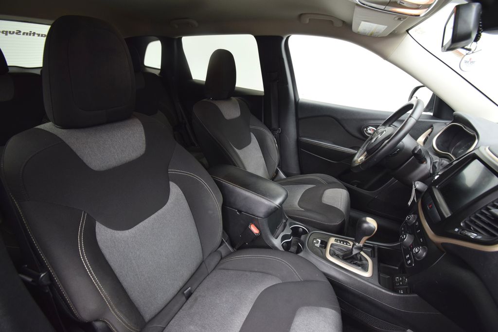 used 2014 Jeep Cherokee car, priced at $7,900