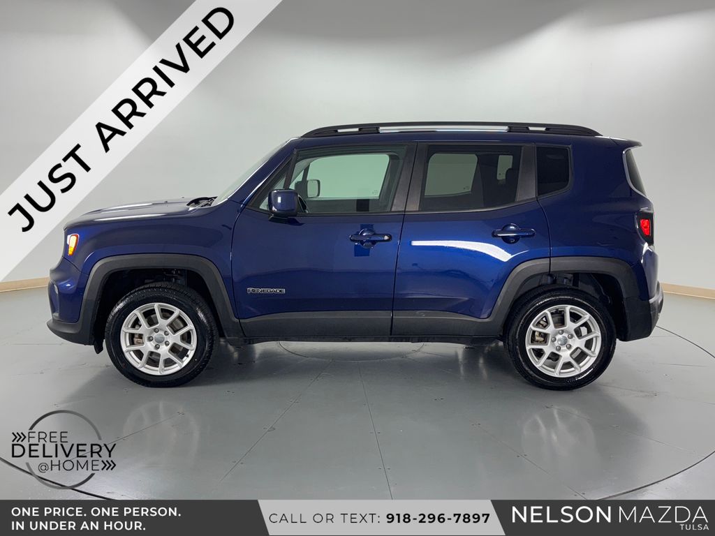Used 2019 Blue Jeep Latitude image 9