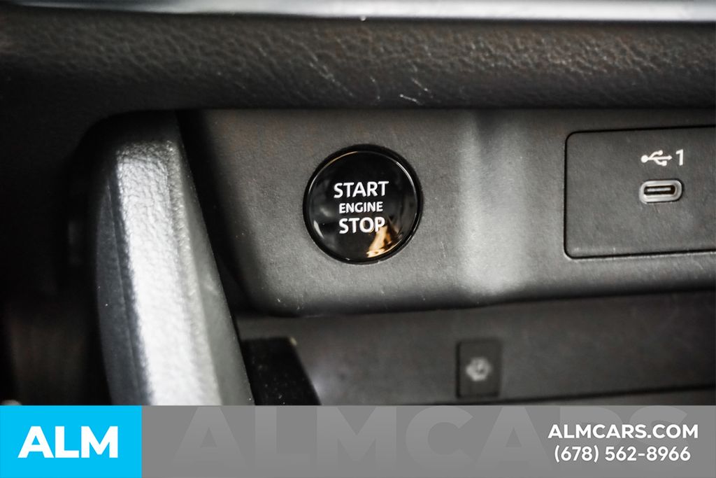Used 2026 Black Nissan SL image 27