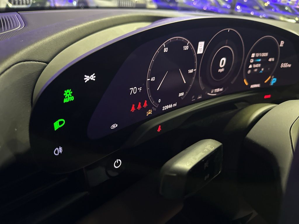 Thumbnail: 2021 Porsche Taycan - 6