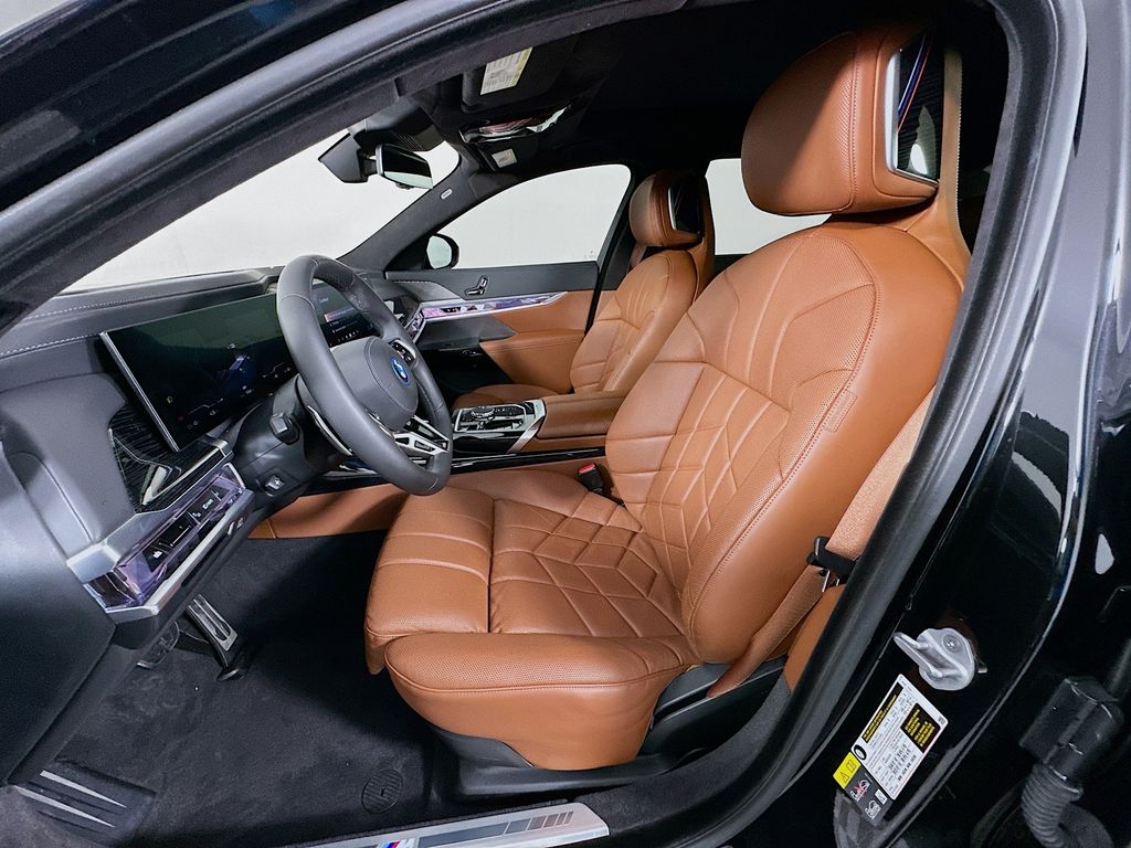 Thumbnail: 2025 BMW i7 - 21