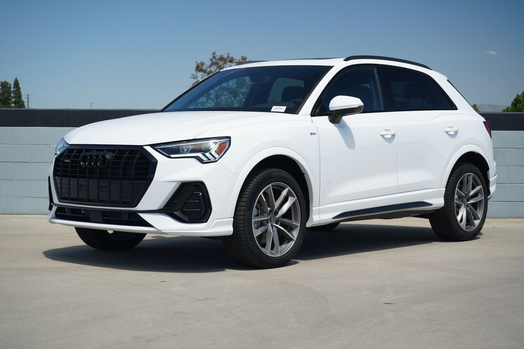 Thumbnail: 2025 Audi Q3 - 1