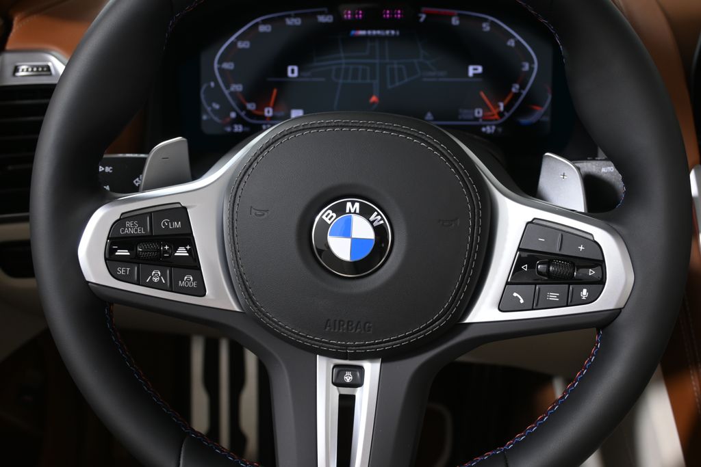 Thumbnail: 2026 BMW 8 Series - 26