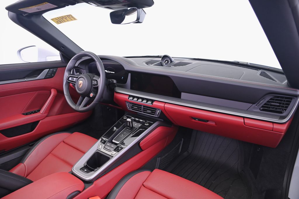Thumbnail: 2025 Porsche 911 - 28