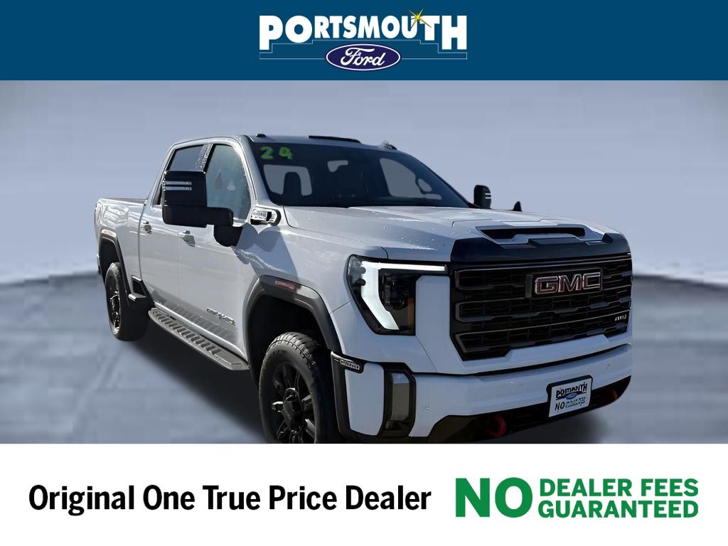 Summit White 2024 GMC Sierra 2500HD AT4 Crew Cab 4WD Pickup Truck Four-Wheel Drive Automatic
