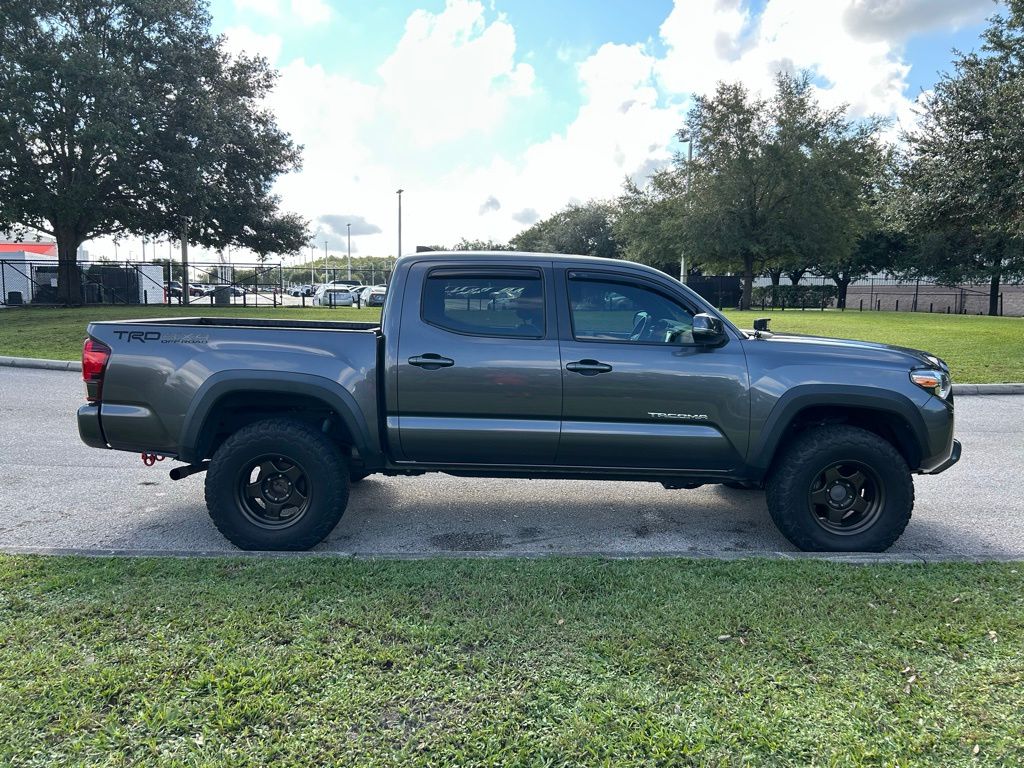 Thumbnail: 2019 Toyota Tacoma - 6