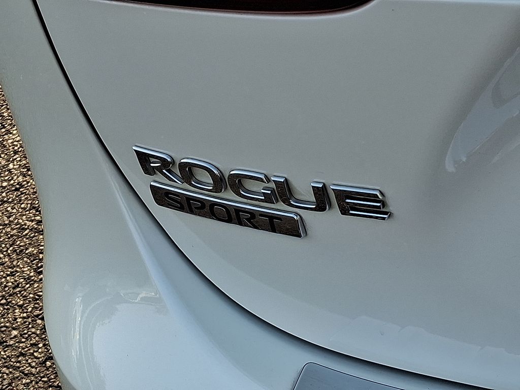 Thumbnail: 2020 Nissan Rogue Sport - 30