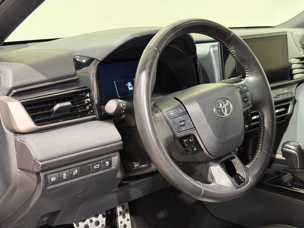 Thumbnail: 2025 Toyota Camry - 16