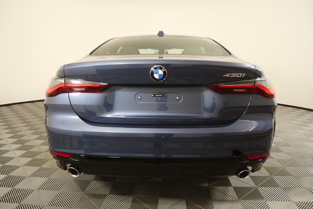 Thumbnail: 2026 BMW 4 Series - 4