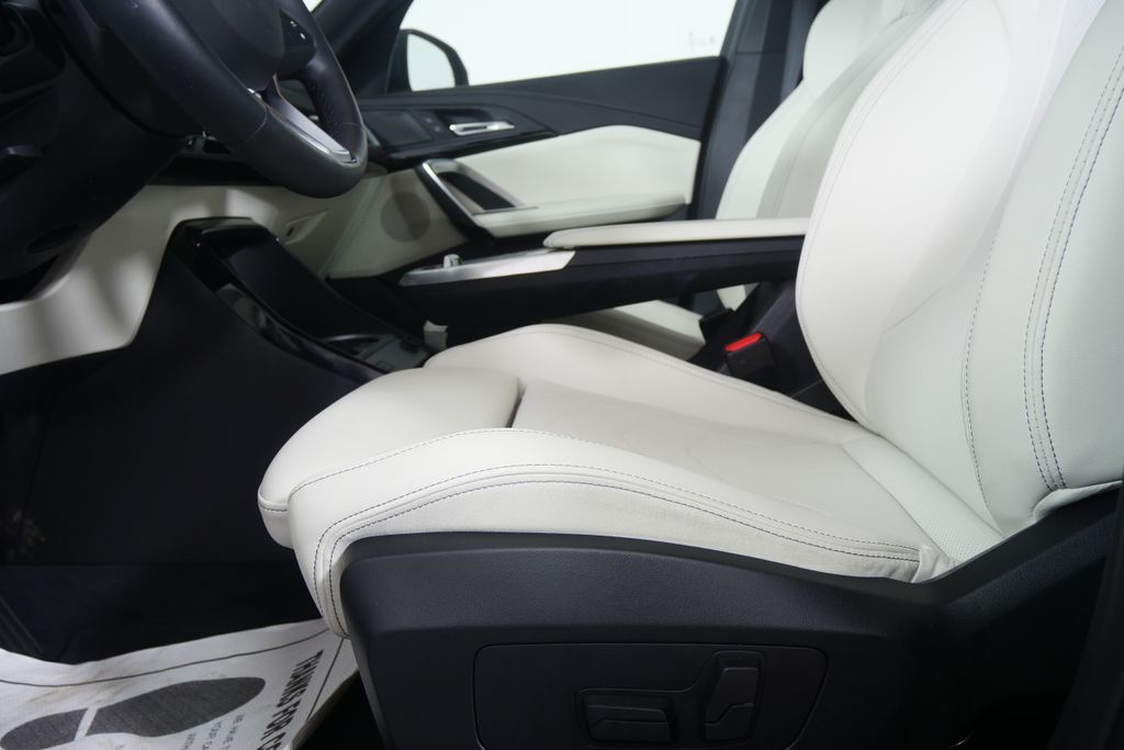 Thumbnail: 2026 BMW X1 - 9