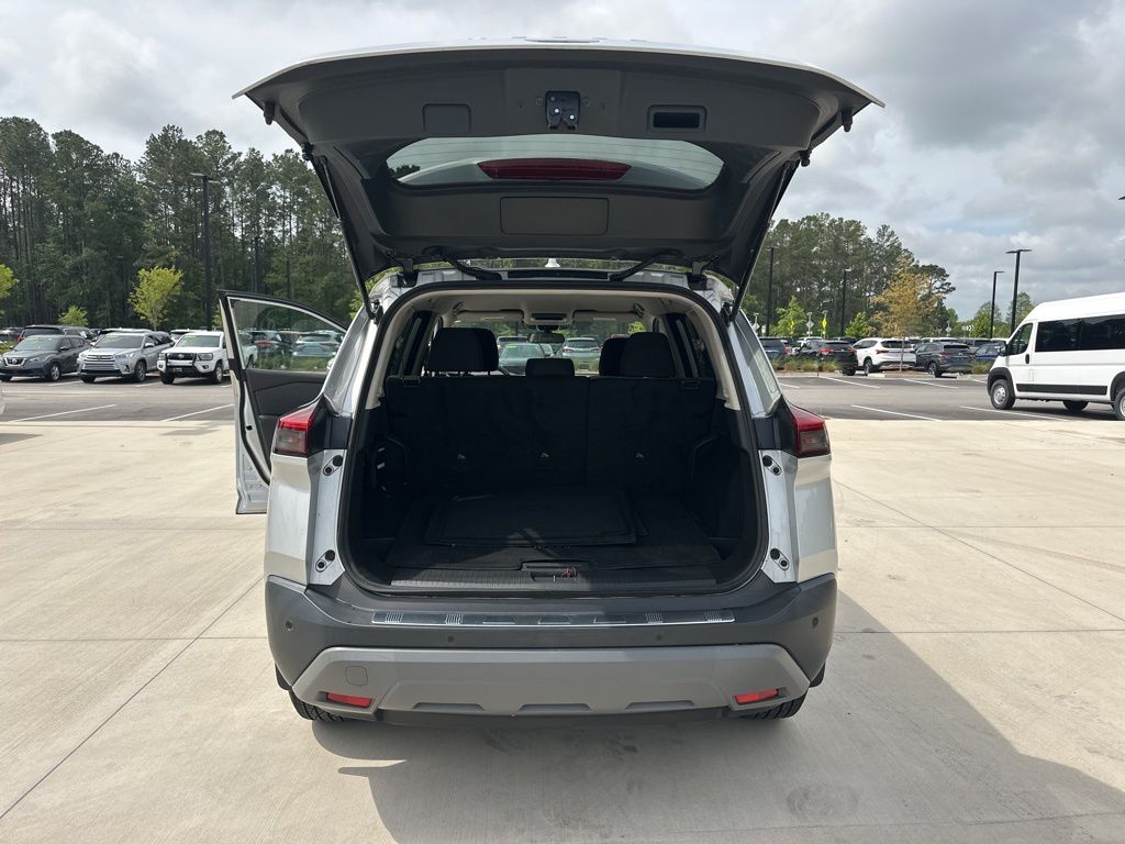 2021 Brilliant Silver Metallic Nissan Rogue SV AWD SUV