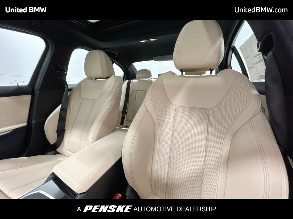 Thumbnail: 2026 BMW 3 Series - 13