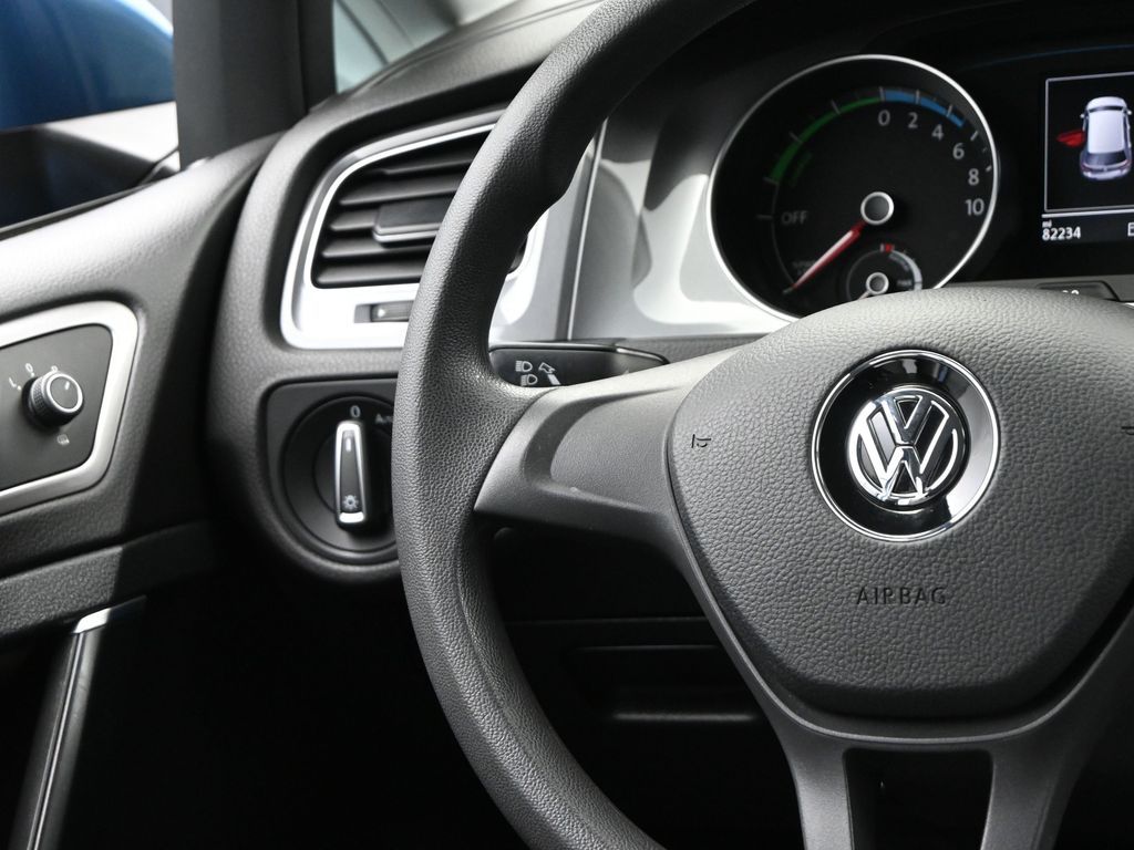 2016 Volkswagen e-Golf SE