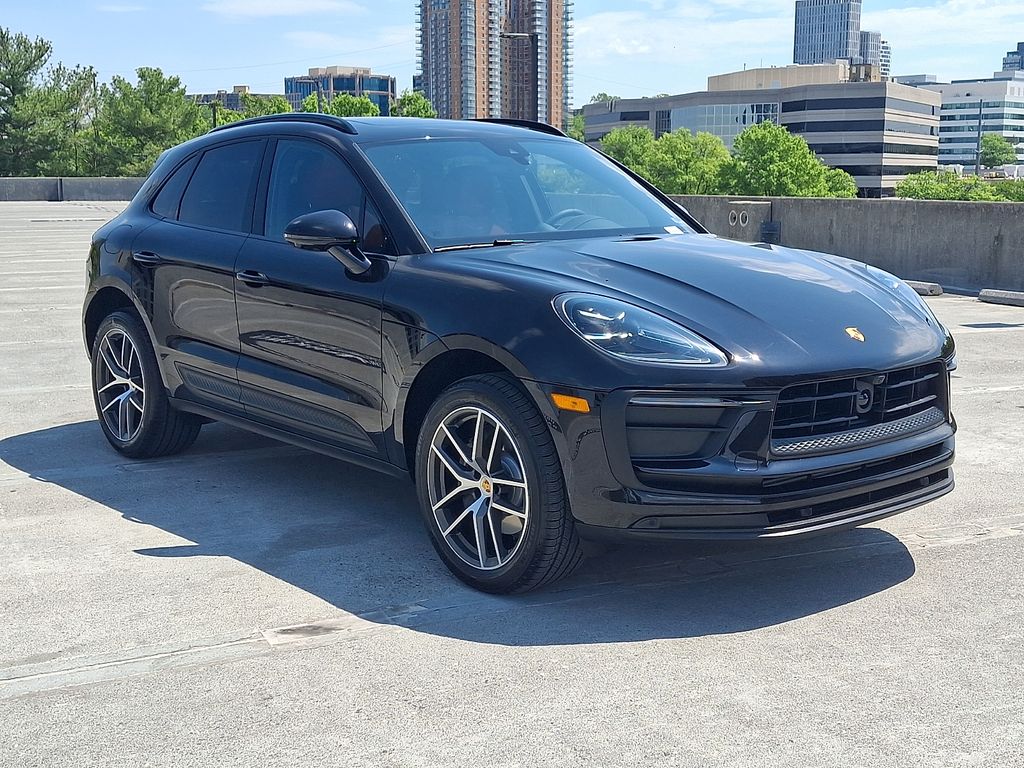 Thumbnail: 2026 Porsche Macan - 7