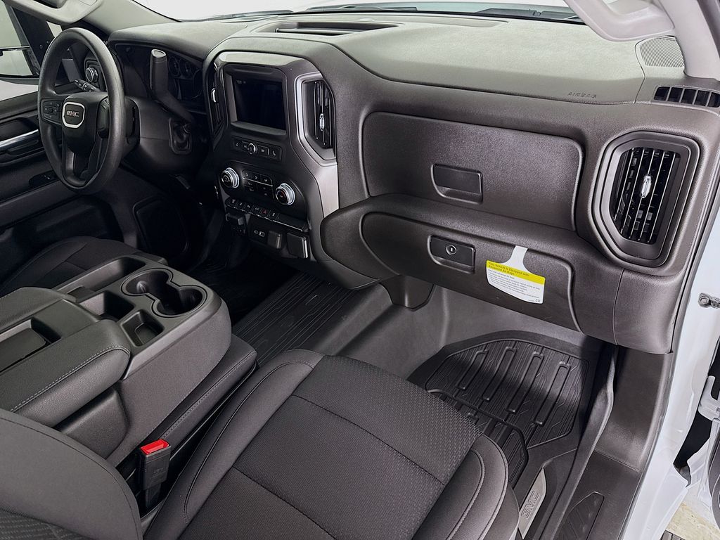 Thumbnail: 2025 GMC Sierra 3500 - 17