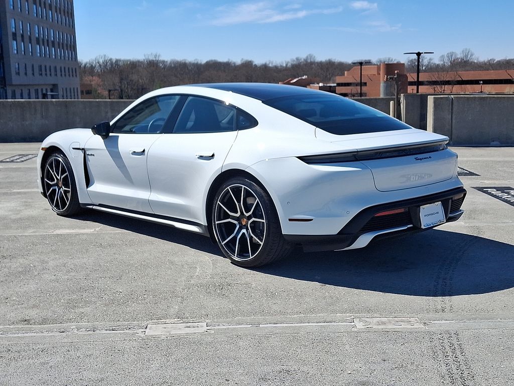 Thumbnail: 2026 Porsche Taycan - 10