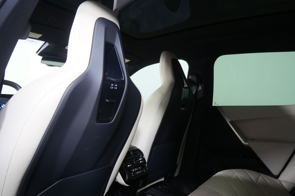 Thumbnail: 2023 BMW iX - 15