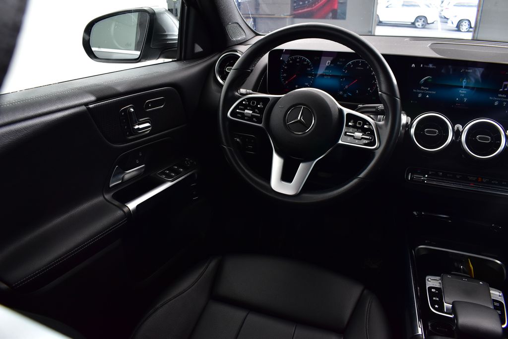Thumbnail: 2020 Mercedes-Benz GLB - 22