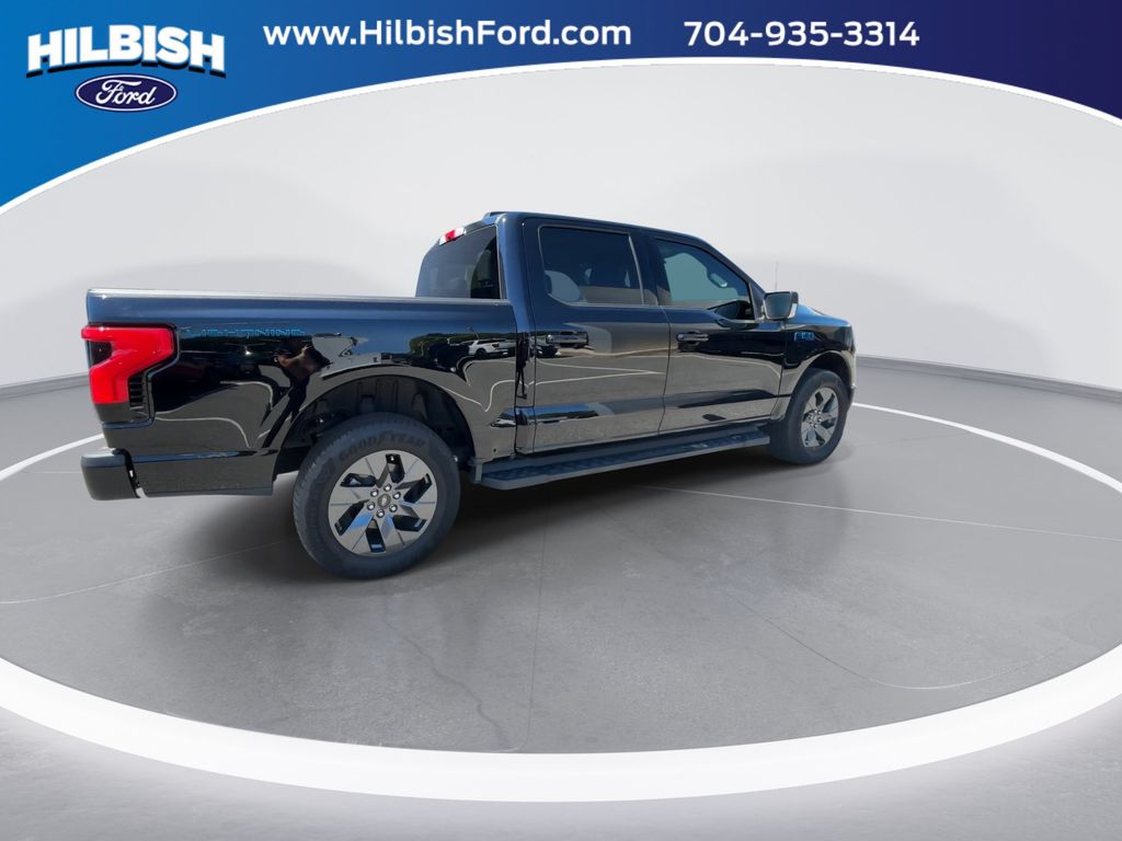 Used 2025 Black Metallic Ford Flash image 8
