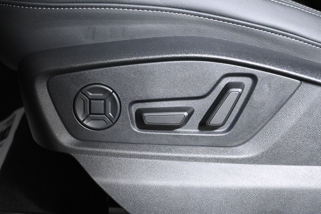 Thumbnail: 2026 Audi Q7 - 25