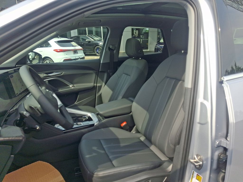 Thumbnail: 2026 Audi Q5 - 10