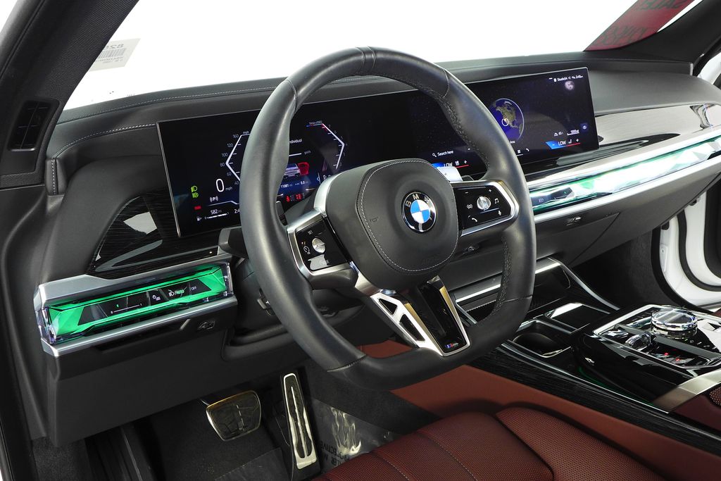 Thumbnail: 2025 BMW 7 Series - 30