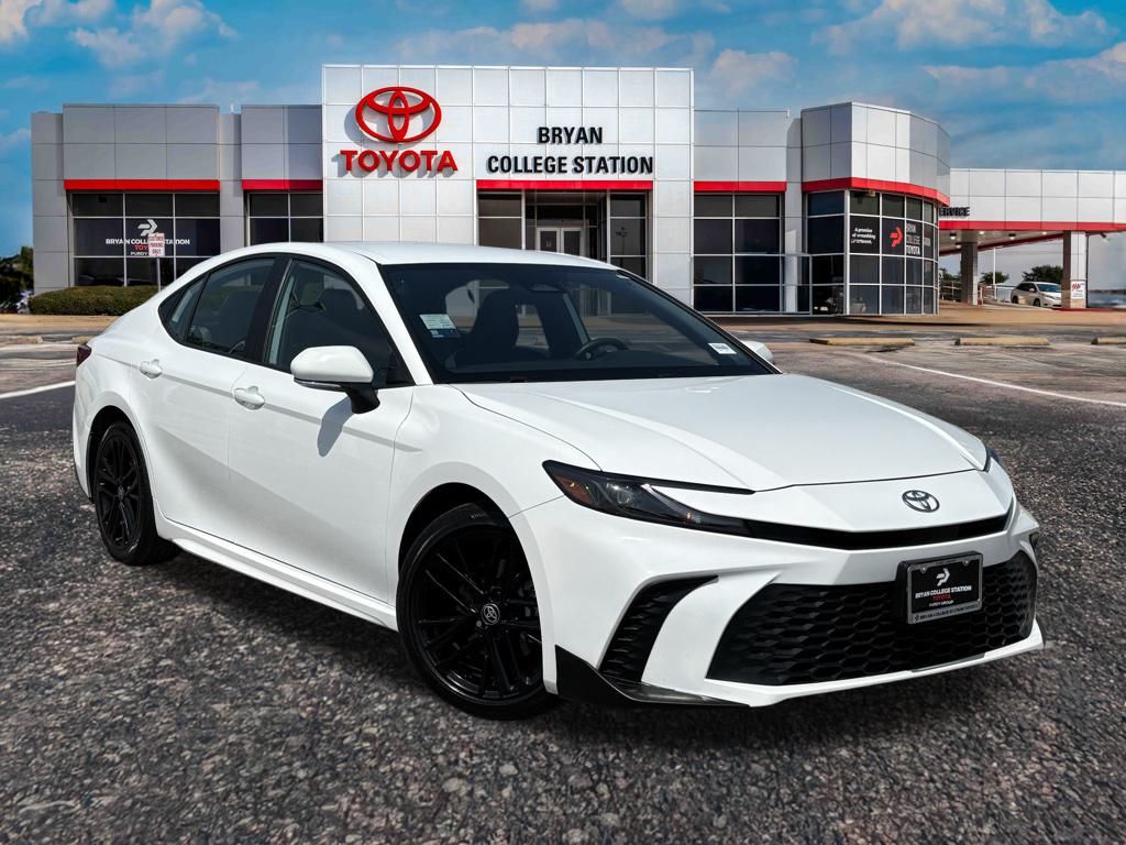 2025 Toyota Camry SE photo