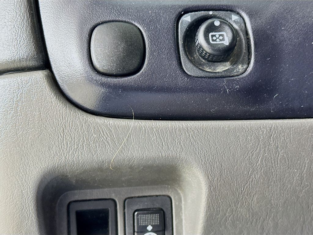 Used Car 2005 Mazda Tribute  S For Sale Under $10,000 In Austin, Texas