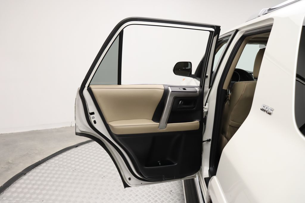 2013 Toyota 4Runner SR5 21