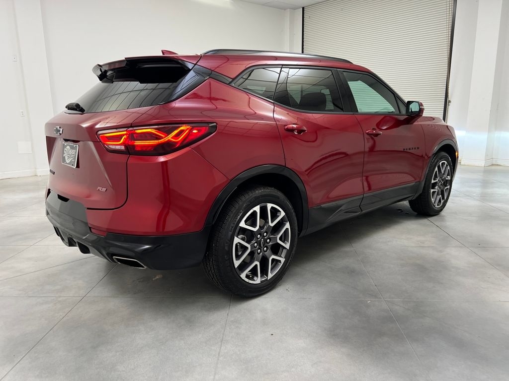 View vehicle photo 7